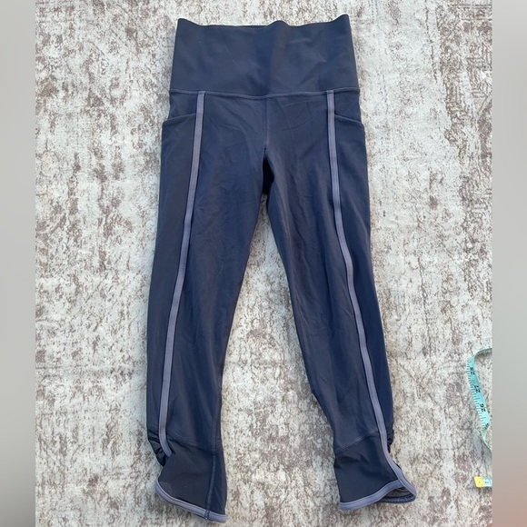 Athleta Salutation Stash Pocket II Capri Size XXS - Picture 3 of 11